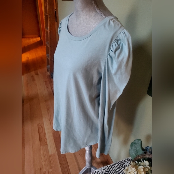 NEW boutique longsleeve puff shoulder tee shirt - Picture 3 of 6